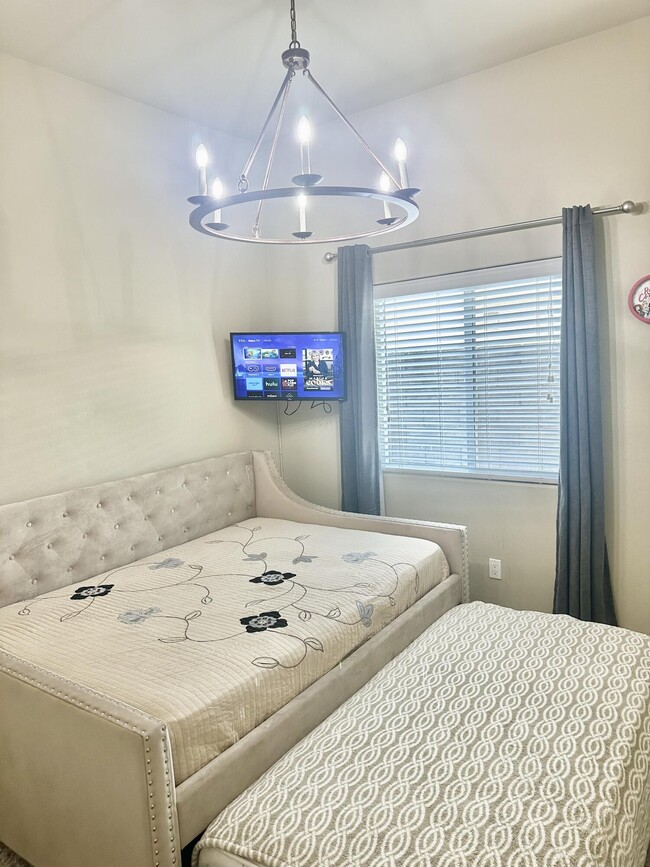 Building Photo - 31715 Avenida Alvera