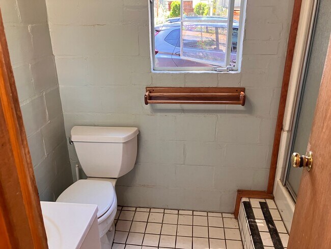 Building Photo - TA875-Greystone