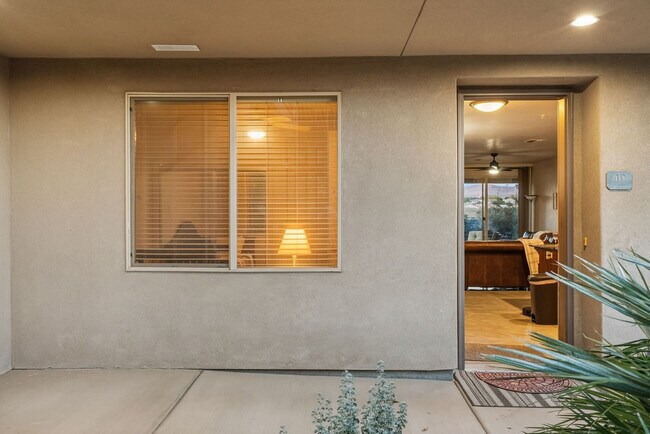 Building Photo - 225 N Country Ln