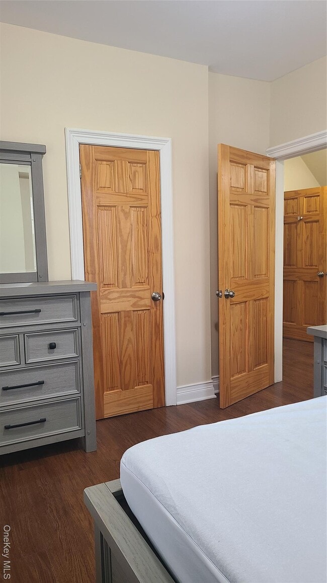 Building Photo - 92-16 218th Pl