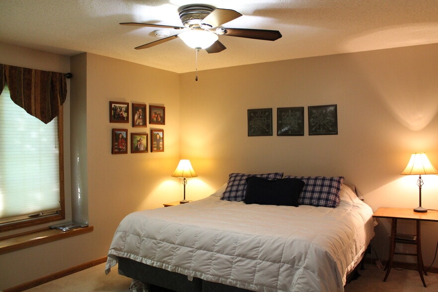 Building Photo - 1291 Lake Susan Hills Dr