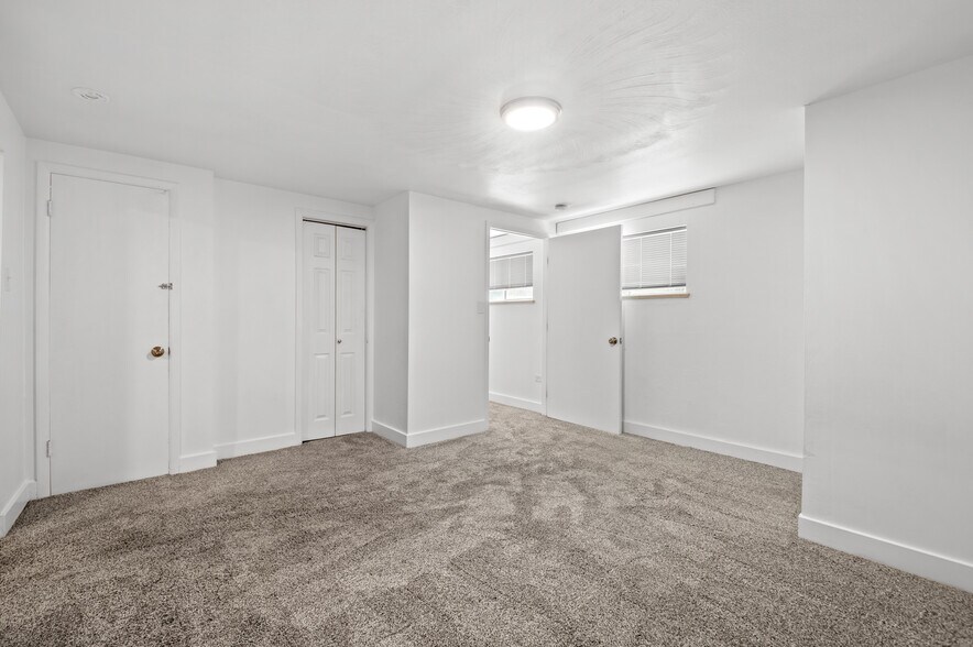Building Photo - 12820 Willow Ln