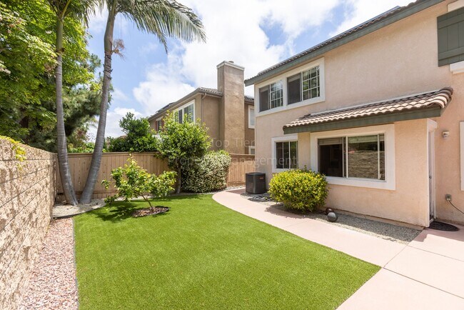 Building Photo - Gorgeous upgraded 4 bed 2.5 bath 2,216 sqft home with Remodeled Kitchen, Hardwood Floors, Tesla S...