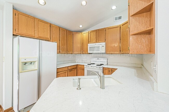 Building Photo - 2586 E 125th Pl