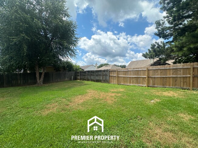Building Photo - Stunning 3BR/2BA Arlington Home with Vaulted Ceilings, Luxury Bath & 2-Car Garage!