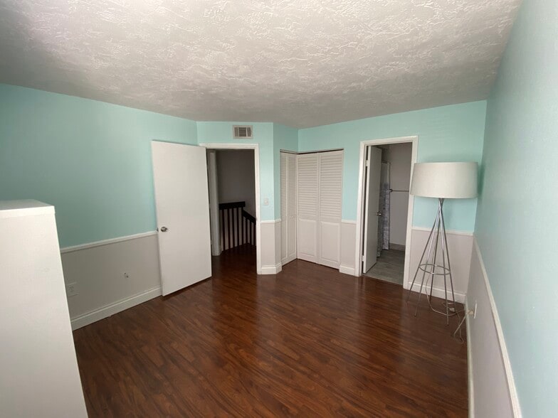 Building Photo - 4530 SW 68th Court Cir