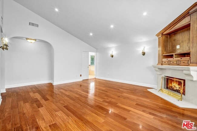 Building Photo - 1515 Outlook Cir