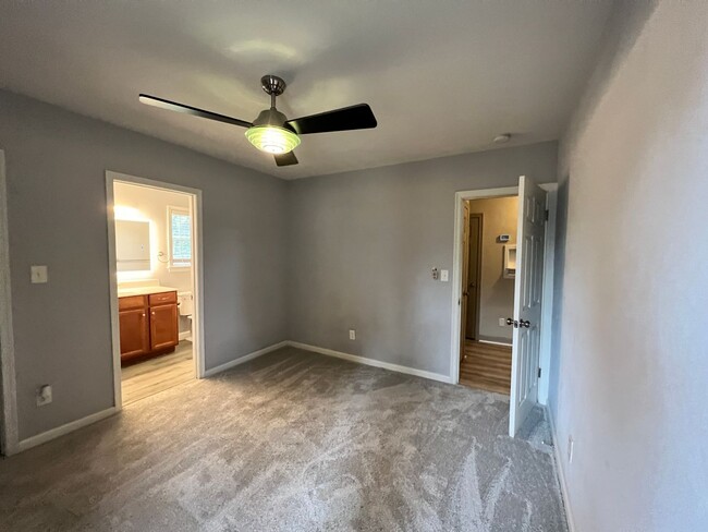 Building Photo - Four bedroom home in Kempsville with large...