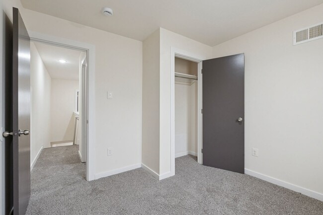 Building Photo - 1454 N 56th St