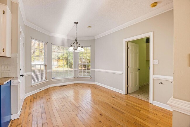 Building Photo - 1114 Rivershyre Dr