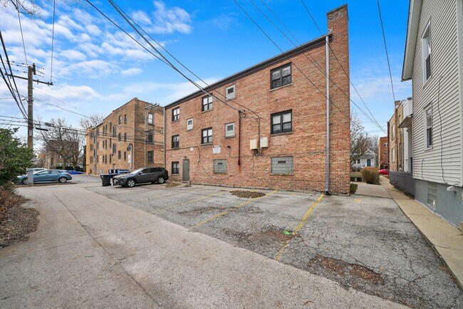 Building Photo - 311 Sherman-2C