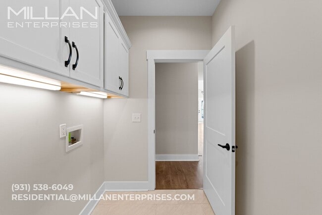 Building Photo - Gated Community Living with Open Views & Designer Kitchen