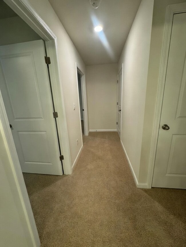 Building Photo - 7870 Iron Rd