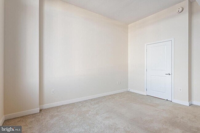 Building Photo - 155 Potomac Passage