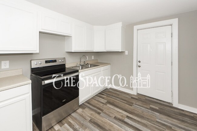 Building Photo - 209 Testament Ln