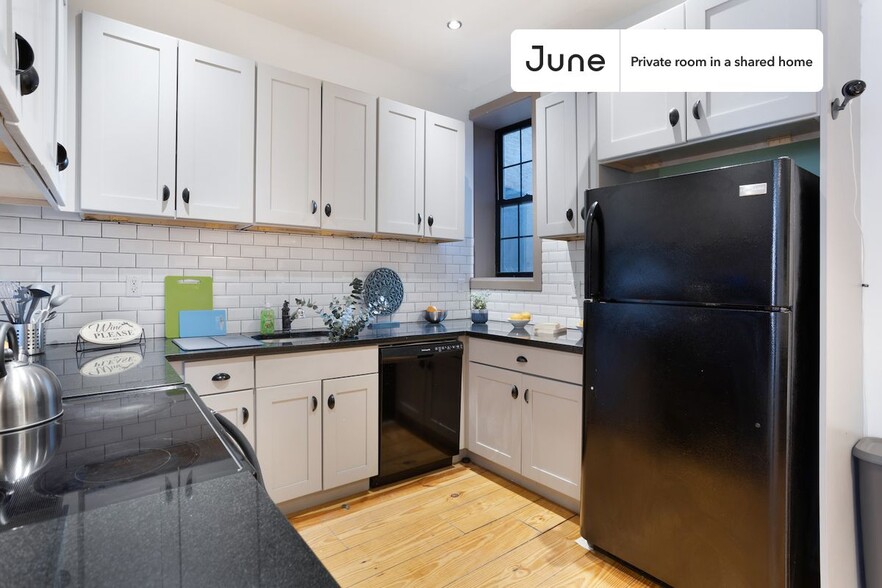 Building Photo - Functional ROOM at The Upper Manhattan House