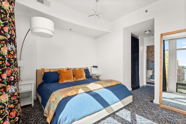 Building Photo - Fully Furnished Studio Condo at The Adelicia