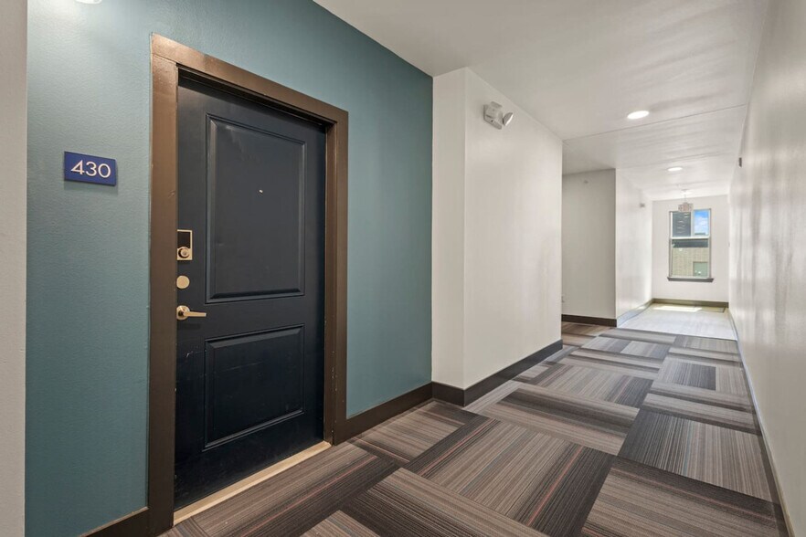 Building Photo - 8122 Midtown Blvd