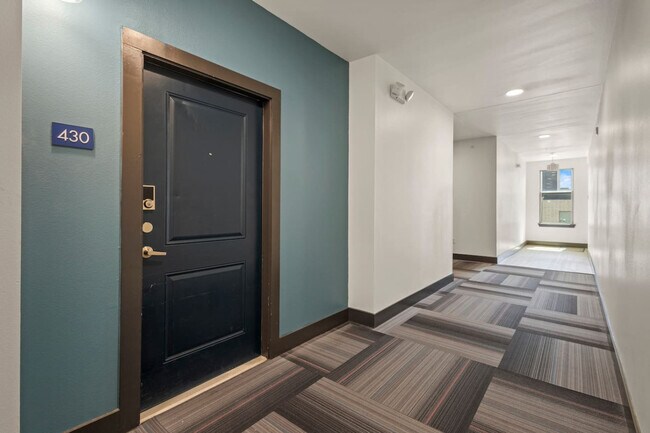 Building Photo - 8122 Midtown Blvd