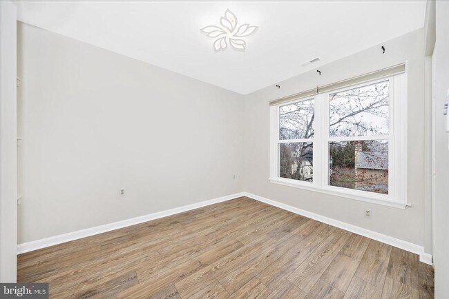 Building Photo - 6634 Rockridge Rd