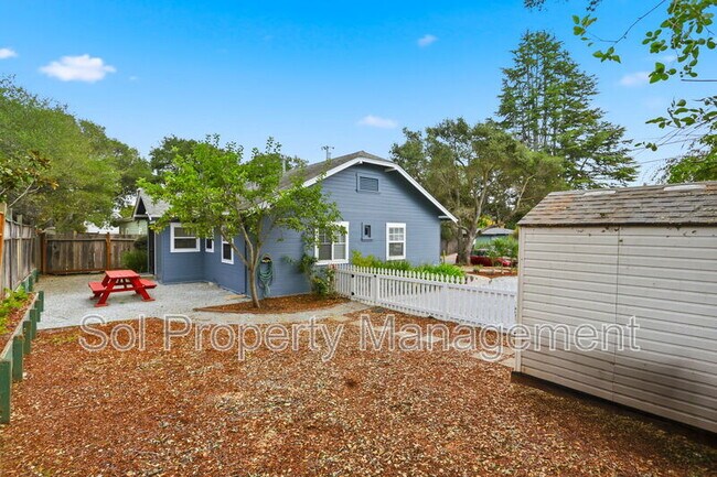 Building Photo - 2625 Howe St