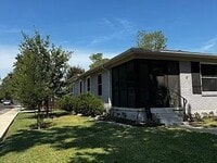 Building Photo - 1110 Justin Ln