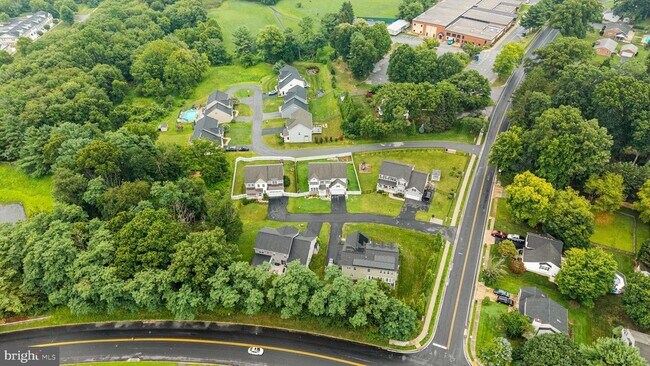 Building Photo - 945 Kayley Dr
