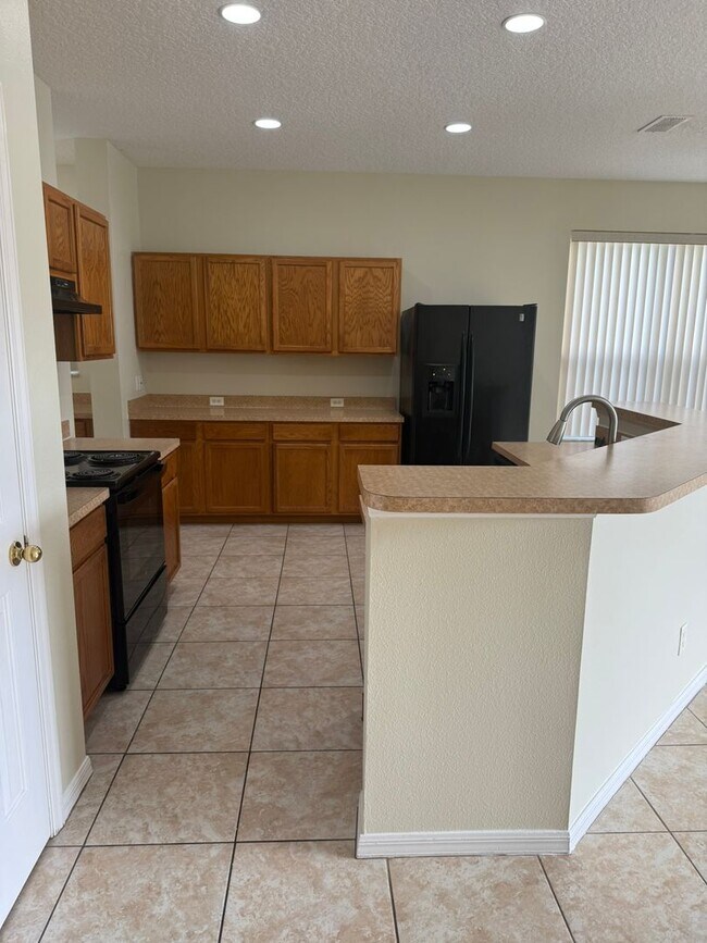 Building Photo - Chickasaw Place 3 Bedroom +Office or 4th B...