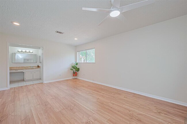 Building Photo - 8018 Zimmermann Dr