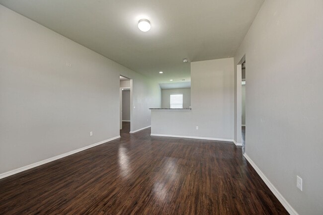 Building Photo - Gorgeous 3 Bed 2 Bath in Moore/SE OKC