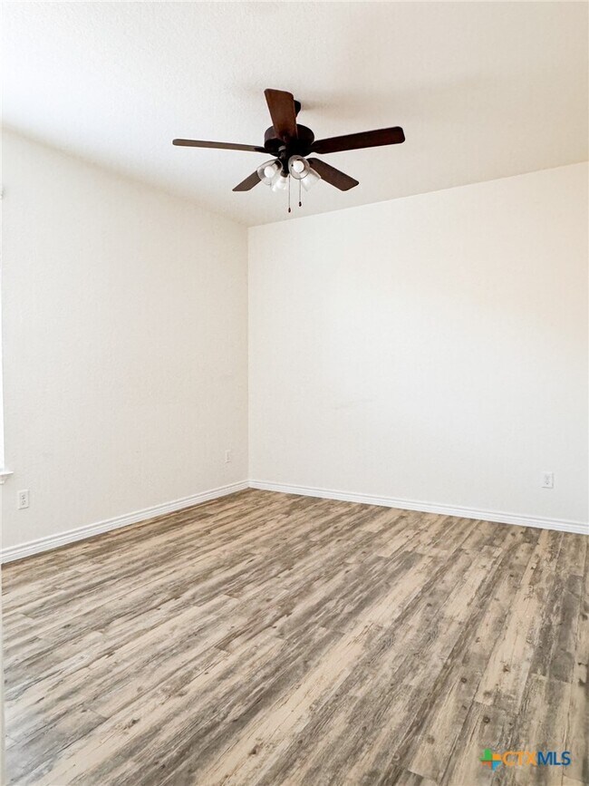 Building Photo - 4913 Rose Gdn Lp