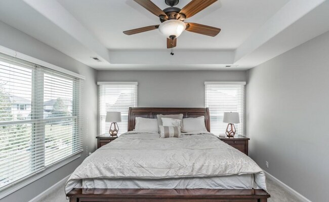Building Photo - Stunning 4 Bedroom Elkhorn Home!!