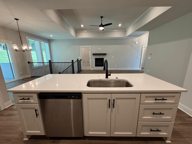 Building Photo - 1613 SW Hedgewood Ln