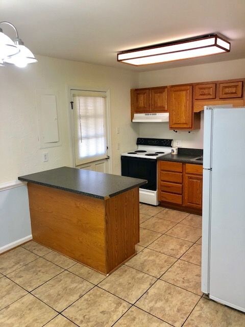 Building Photo - PRICE DROPBeautiful 3 Bedroom 1.5 Bath Home n