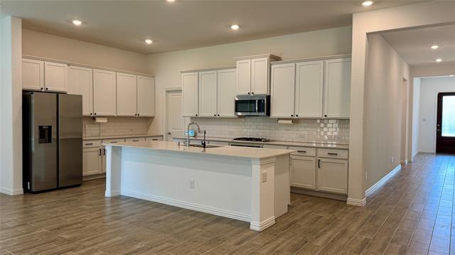 Building Photo - 917 Rosebay Dr