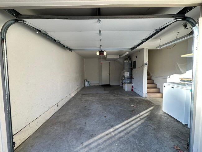 Building Photo - Cozy Beautiful Townhouse for Rent