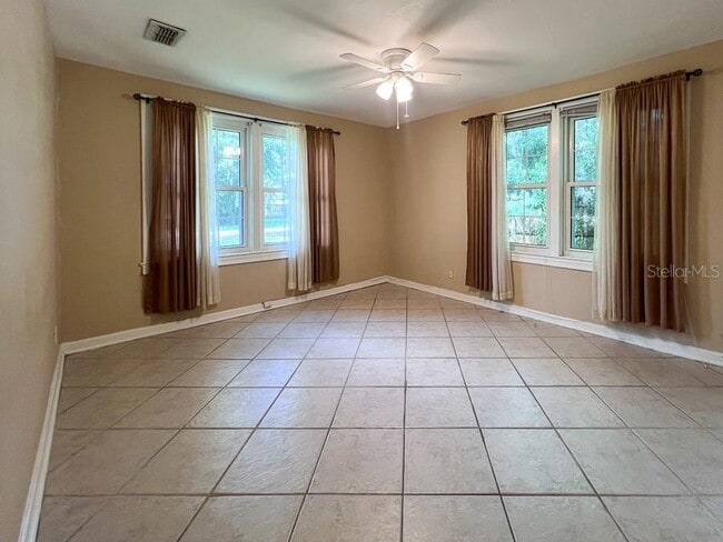 Building Photo - 1033 NW 22nd Ave