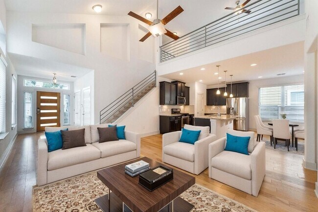 Building Photo - 1408 Casa Dr