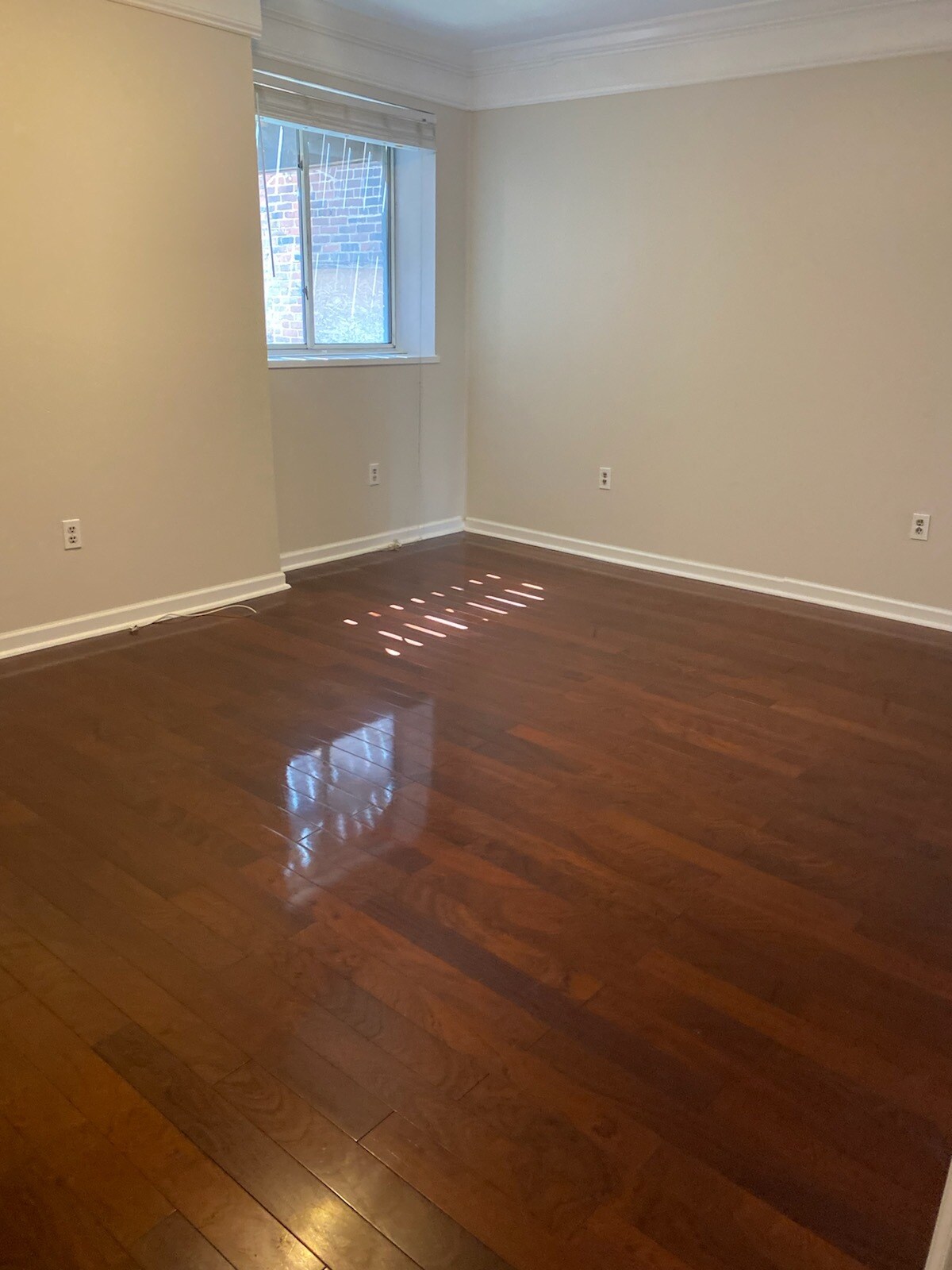Living Room - 264 44th St