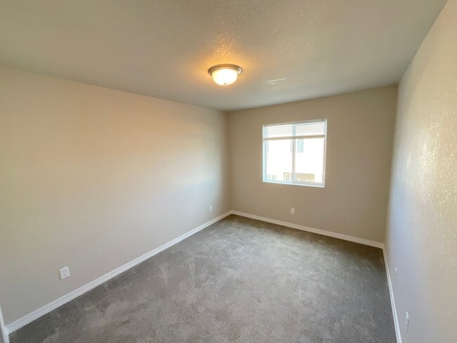 Building Photo - 3 Bedroom Townhome Available Near Tutt Blvd & E Woodmen Rd