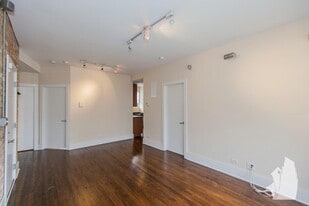 Building Photo - 3455 N Wolcott Ave
