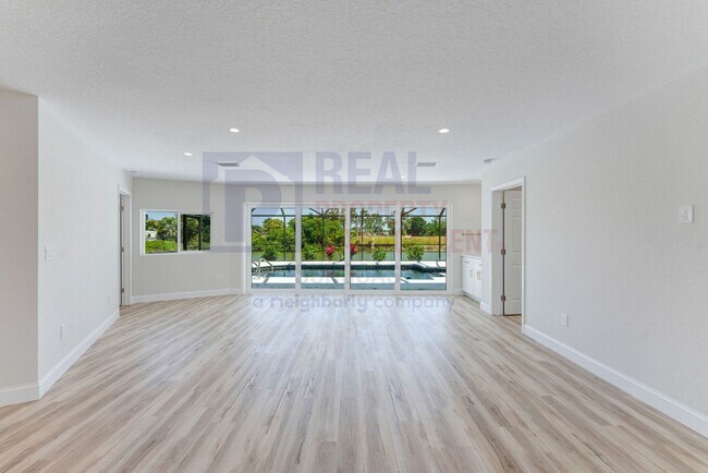 Building Photo - 411 Pine Tree Terrace