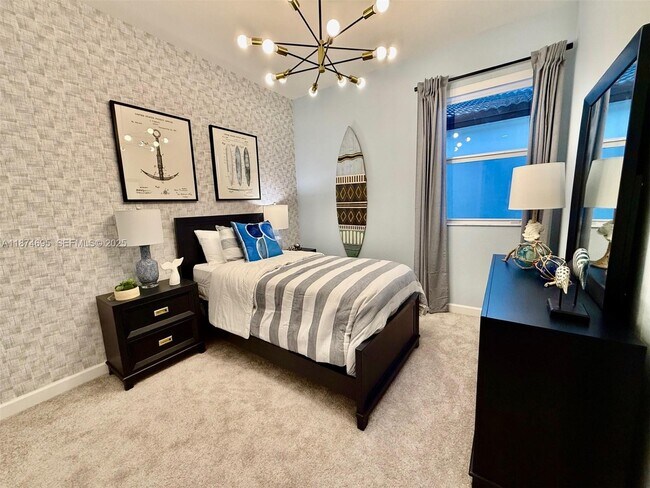 Building Photo - 2600 SE 25th St