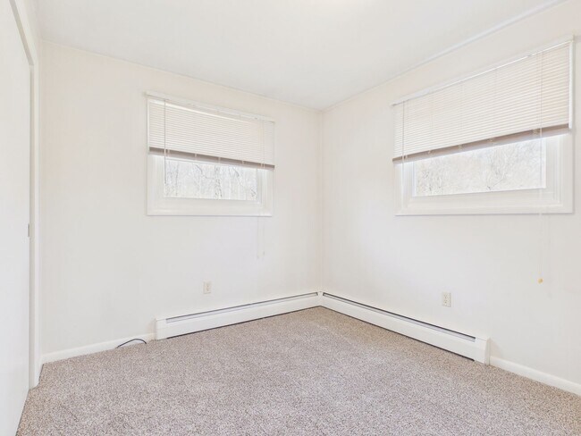 Building Photo - 904 Mount Pleasant Rd