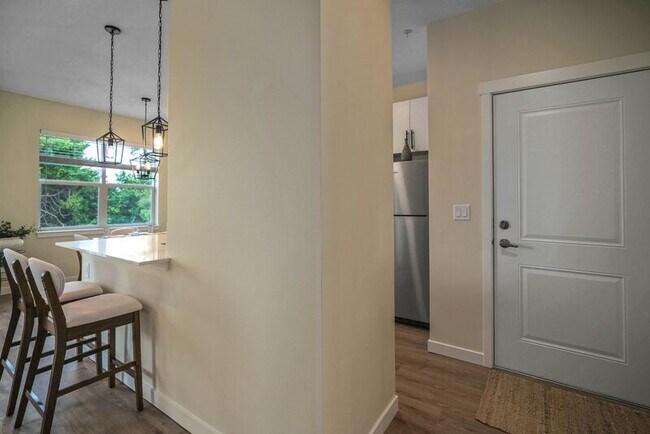 Building Photo - 190 Elma Ave SE