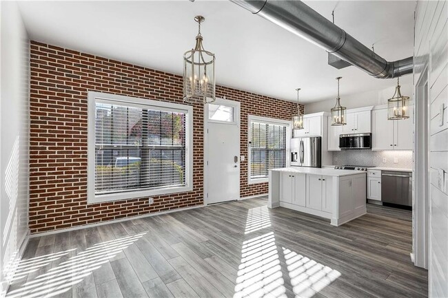 Building Photo - 791 Wylie St SE