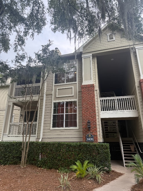 Building Photo - 1600 Long Grove Dr