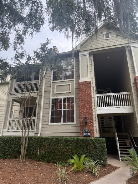 Primary Photo - 1600 Long Grove Dr