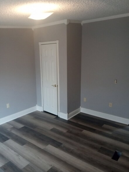 Building Photo - 881 Whaler Pl