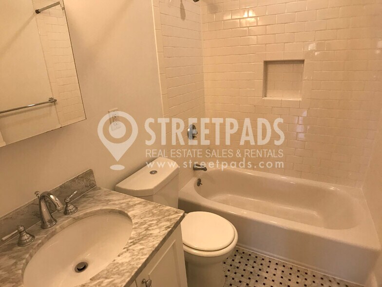 Building Photo - 65 Langdon St